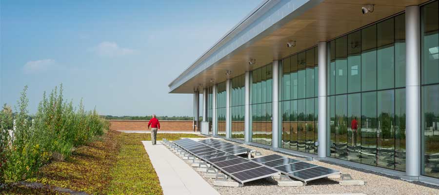 RIT-GIS_Green-Roof Roof of building with grass and solar panels