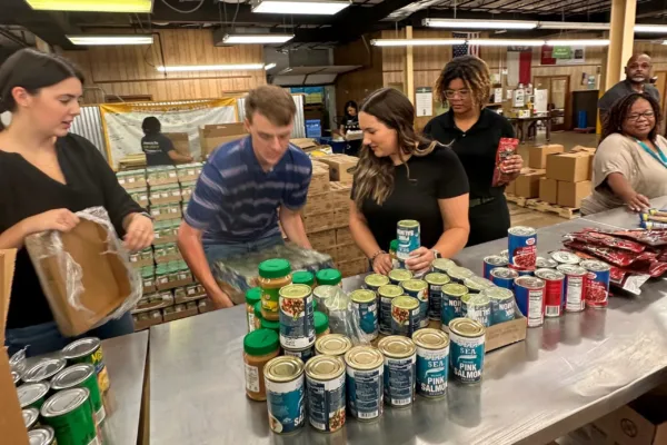 Southeast Interns Volunteering at Food Bank