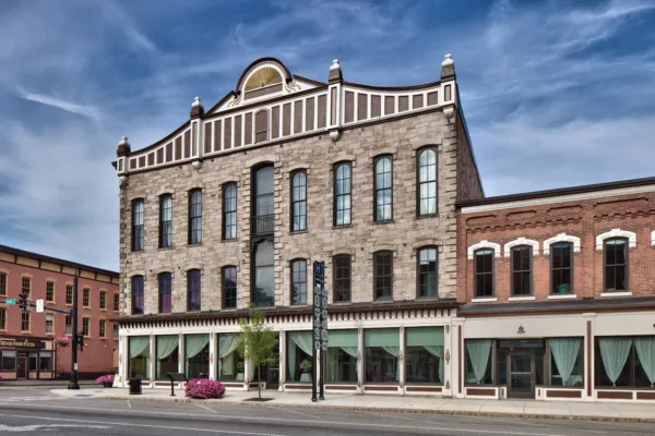 Bent's Opera House Exterior